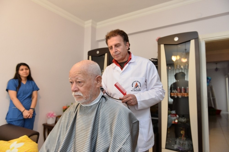 Muratpaşa, 8 Bin Kişinin Hayatını Kolaylaştırdı