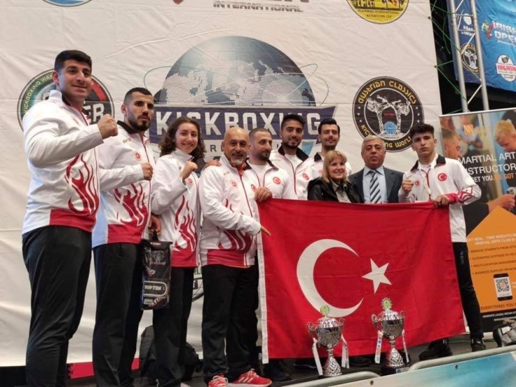 Milli Boksörden, Bahar Kalkanı Harekatına Katılan Mehmetçiğe Asker Selamı