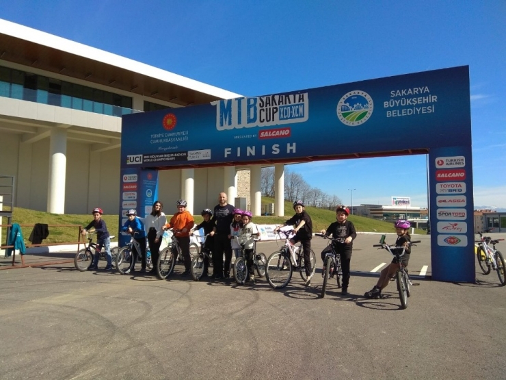 Ayçiçeği Bisiklet Vadisi Misafirlerini Ağırlamaya Devam Ediyor