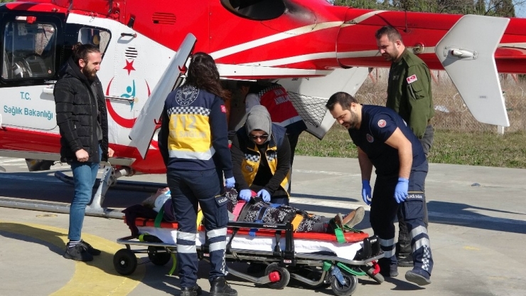 Samanlıkta Düşen Kadın Ambulans Helikopterle Hastaneye Sevk Edildi