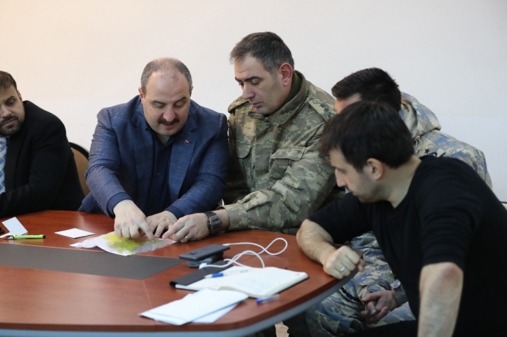 Bakan Varank Sıcak Bölgede