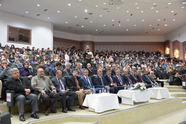“Türkiye’nin Dış Politikası Ve Ortadoğu” Konferansı Yapıldı