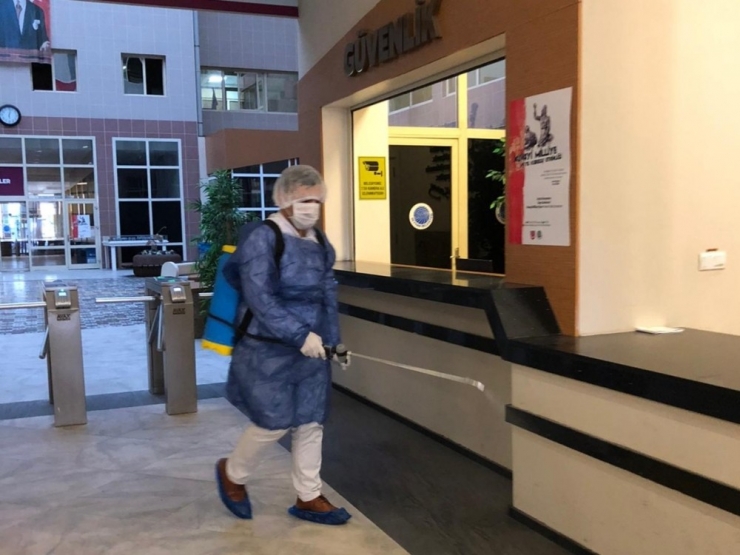 Seyhan Belediyesi Bulaşıcı Hastalıklara Karşı İlaçlandı