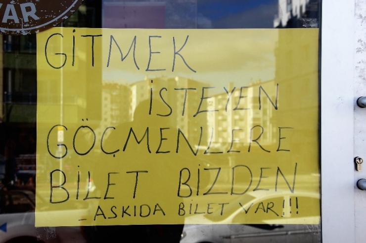 Avrupa’ya Gitmek İsteyen Mülteciler İçin Askıda Bilet Kampanyası Başlattı