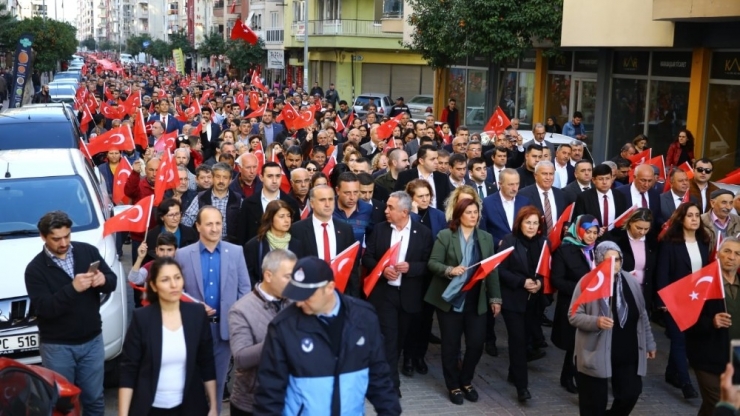 Aydın’da Şehitler İçin Yürüyüş, Dua Ve Hayır Yemeği Düzenlendi