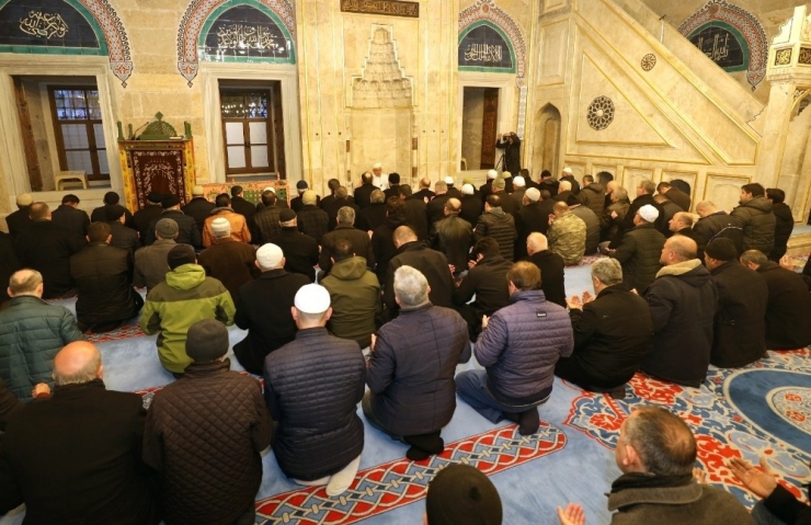 Dualar Mehmetçik İçin