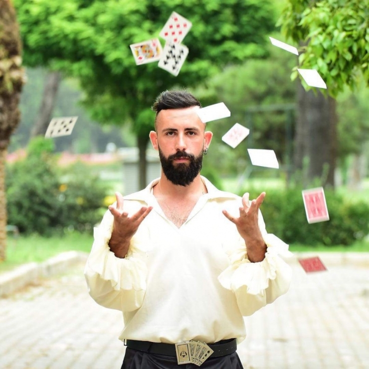 İllüzyonist Küçükdoğan Amerika Yolcusu