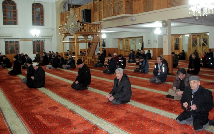 Cami Kebir’de Eller Semaya Mehmetçik İçin Açıldı