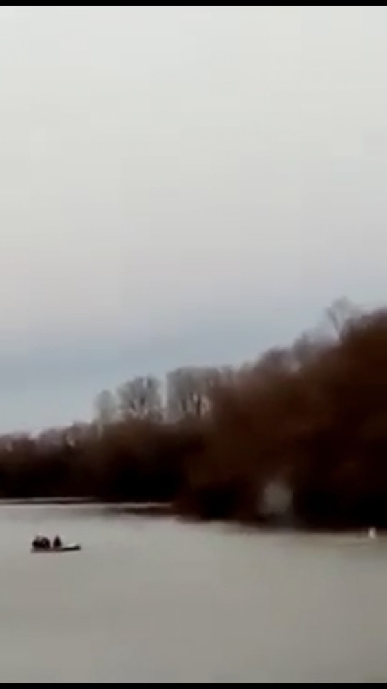 Yunanlılar Mültecilere Gerçek Mermiyle Saldırdı