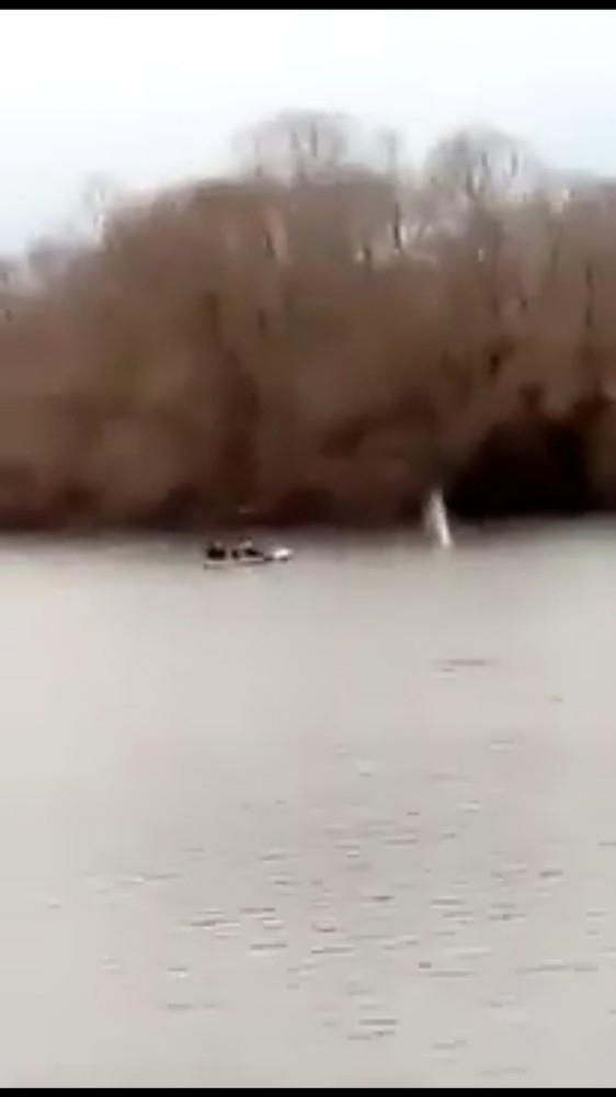 Yunanlılar Mültecilere Gerçek Mermiyle Saldırdı