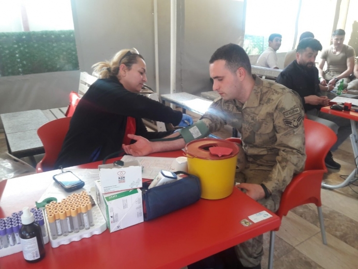 Jandarmadan Kan Bağışı