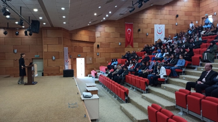 Sağlık Çalışanlarına Korona Virüs Eğitimi Verildi