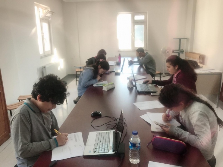 Ahmet Zeki Atalay Ortaokulu’dan Matematikte 3. Dünya Birincisi