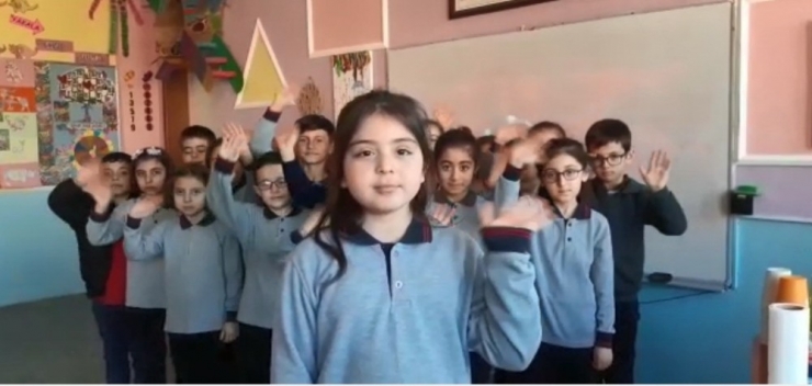 Minik Yüreklerden Mehmetçiğe Büyük Destek