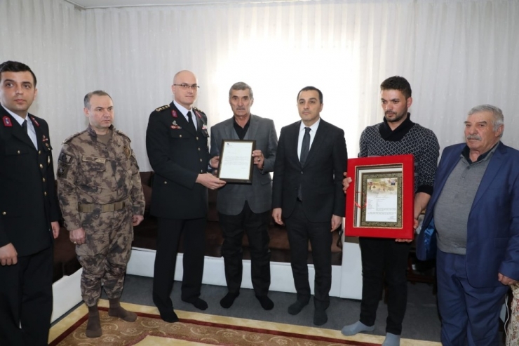 Arpaçaylı Şehidin Şehitlik Beratı Ailesine Verildi