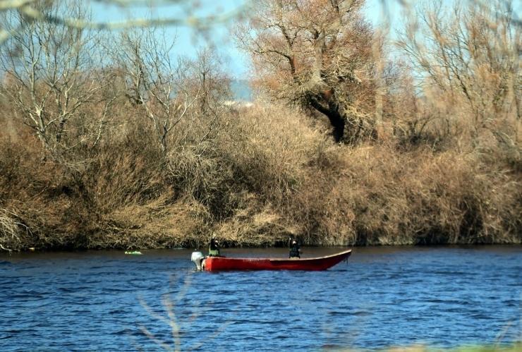 Yunan Askerinden Pişkin Hareket