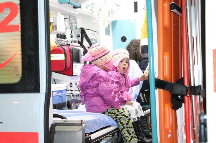 Başkent’te 6 Katlı Apartmanda Çıkan Yangında 6’sı Çocuk 12 Kişi Dumandan Etkilendi