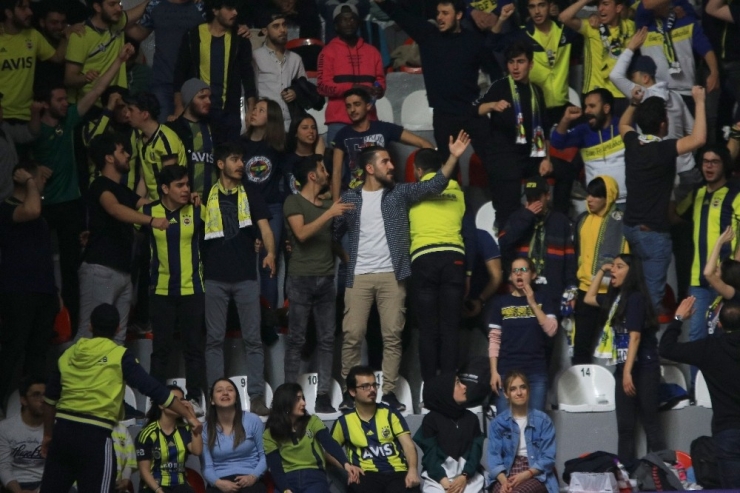 Kadınlar Türkiye Kupası: Fenerbahçe: 73 - Kayseri Basketbol: 61