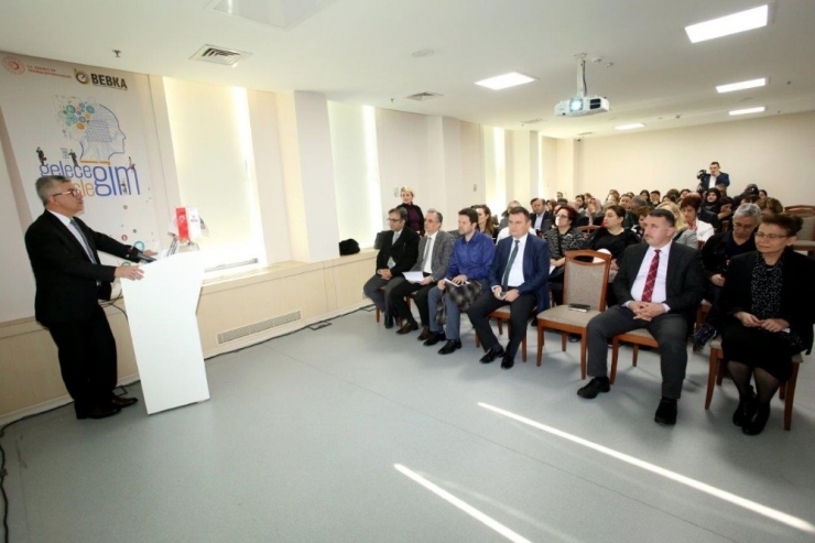 Öğrenciler Kendi Giyecekleri Giysileri Kendileri Tasarlayacak