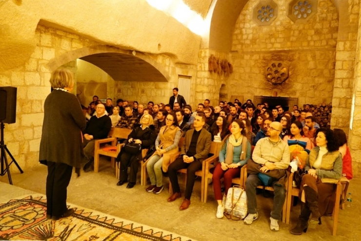 Bezirhane Buluşmalarında Turist Rehberliği Konuşuldu