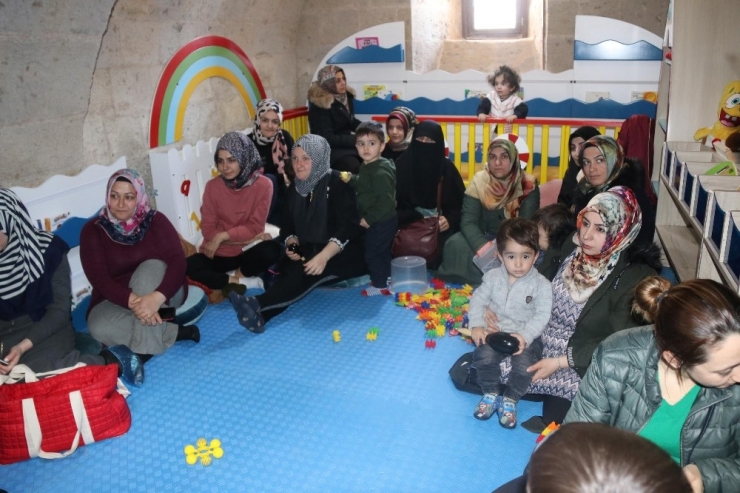 Tarihi Binada Bebek Ve Çocuk Kütüphanesi