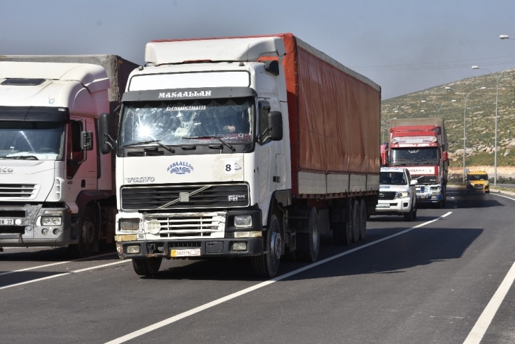 Bm’den Suriye’ye 17 Tırlık İnsani Yardım