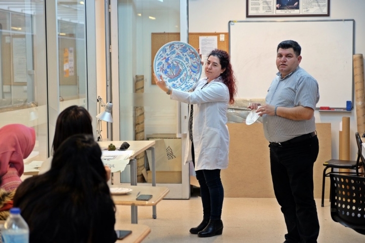 Yabancı Misafirlere Çini Atölyesi