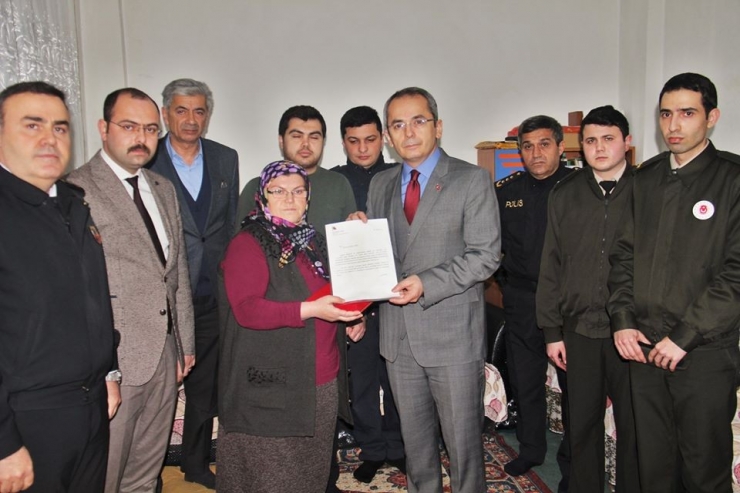 Çığ Şehidinin Beratı Ailesine Verildi