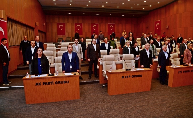 Çukurova Belediye Meclisinden İdlib Şehitlerine Saygı