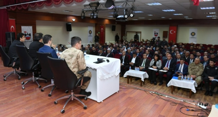 Vali Güzeloğlu: "Diyarbakır’ın 17 İlçesinde Hizmet Seferberliği Ve Gayreti İçindeyiz"
