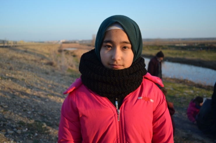 Küçük Kız Yunan Zulmünü Anlattı: "Hapishaneye Attılar, Bir Damla Su Bile Vermediler"