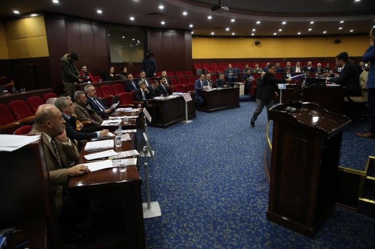 Gölbaşı Belediyesi Meclisinden İdlib’teki Saldırıya Kınama