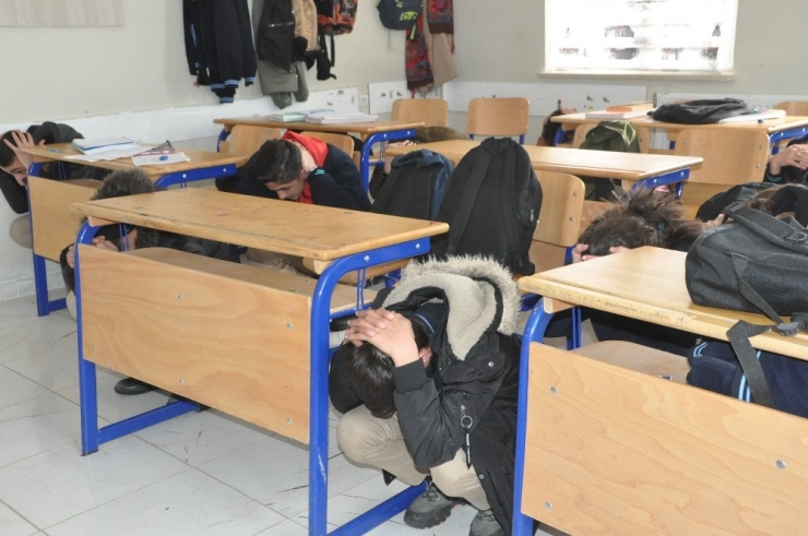 Yüksekova’da Deprem Ve Yangın Tatbikatı