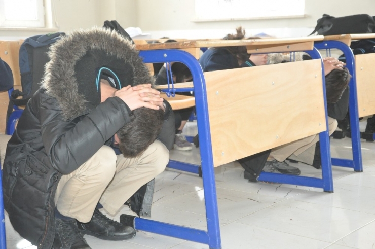 Yüksekova’da Deprem Ve Yangın Tatbikatı