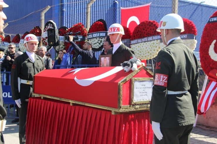 İzmirliler Şehidini Uğurladı