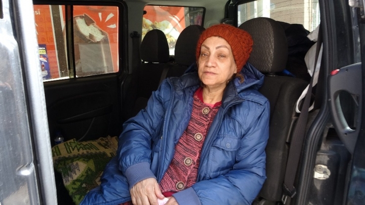 kağıthane’deki Yangında 4’üncü Kattan Atlayarak Kurtulan Kadın O Anları Anlattı