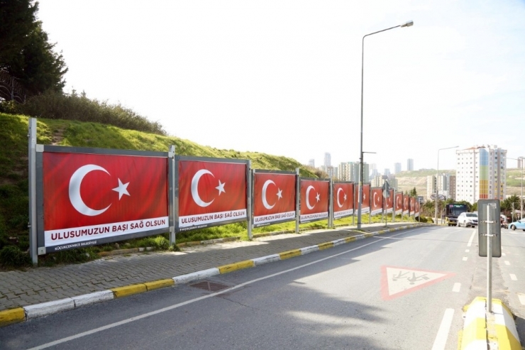 Küçükçekmece Al Bayrağa Büründü