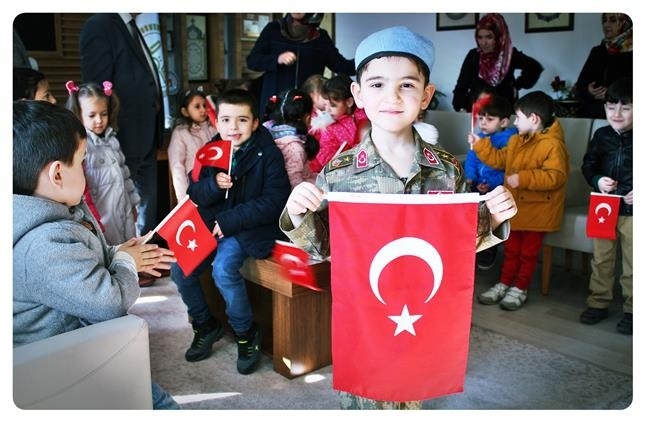 Minik Yürekler Kumbaralarında Biriktirdikleri Paraları İdlib’e Gönderdi