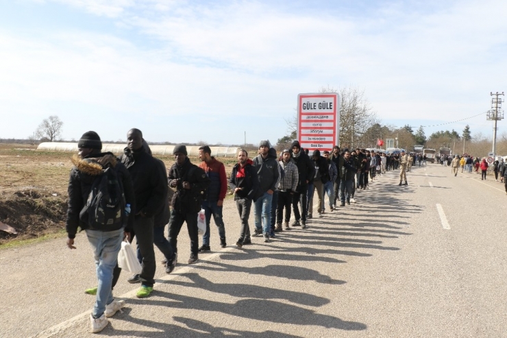 Akın Akın Gelmeye Devam Ediyorlar