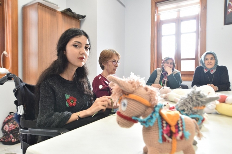 Azmiyle Engelleri Aştı, Aile Merkezleri İle Hayatı Değişti