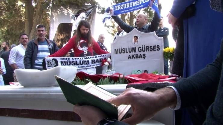Müslüm Gürses Vefatının 7’nci Yılında Mezarı Başında Anıldı