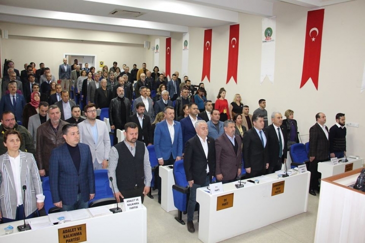 Ödemiş Belediye Meclisinde Şehitler İçin Saygı Duruşu