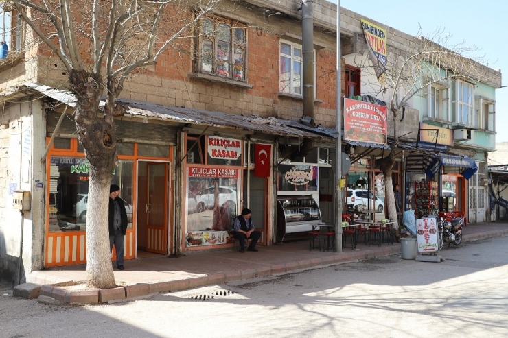 Oğuzeli’nde Yabancı Tabelalara Ruhsat Yok