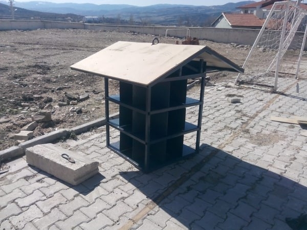 Okul Bahçesine Kuş Evi