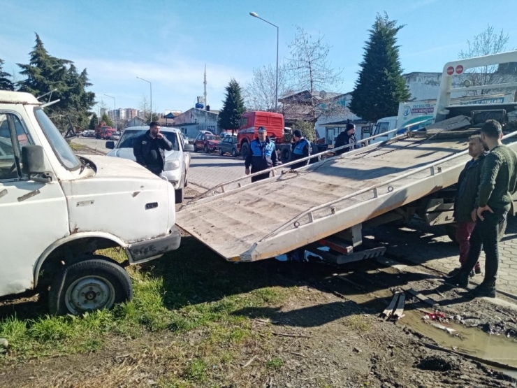 Ordu’da Terk Edilen Araçlar Toplanıyor