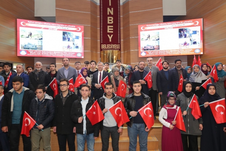 Kabe Kokulu Gençlerden Mehmetçiğe Dua