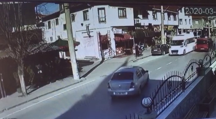 Kaza Sonrası Tekme Tokat Darp Edilen Sürücünün Görüntüleri Güvenlik Kamerasına Yansıdı
