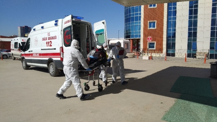 Sivas’ta Yüksek Ateş Sorunu Yaşayan Afgan, Gözetim Altına Alındı