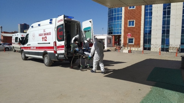 Sivas’ta Yüksek Ateş Sorunu Yaşayan Afgan, Gözetim Altına Alındı