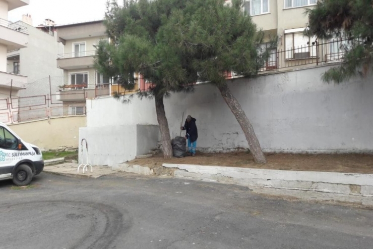 Süleymanpaşa Belediyesi Okul Bahçelerini De Temizliyor